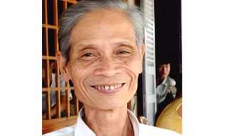 'Triết gia' bán vé số