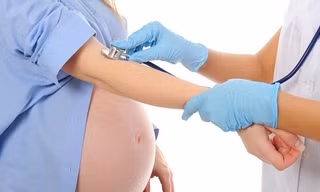 Nhiều bà bầu lây những bệnh 'khủng khiếp' này sang con