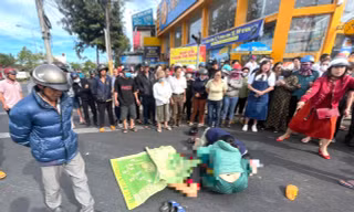 Nam sinh lớp 6 ở Pleiku bị xe tải tông tử vong trên đường về nhà