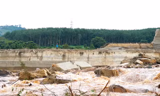 Tin mới vụ vỡ tường đập thủy điện ở Gia Lai