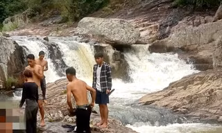 Lên suối đầu nguồn tắm khi trời mưa, hai em nhỏ tử vong do đuối nước