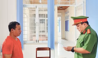 Cựu cán bộ địa chính xã chiếm đoạt hàng trăm triệu của 5 hộ dân làm sổ đỏ 
