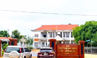 Tin mới vụ chỉ huy trưởng quân sự xã sử dụng ma tuý cùng người phụ nữ