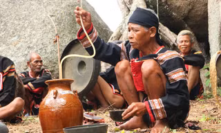 Nhảy múa cầu mưa ở Gia Lai 