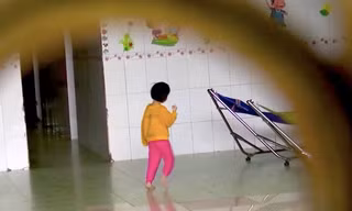 Khẩn trương làm rõ vụ bạo hành bé trai 5 tuổi tử vong