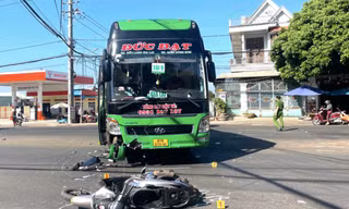 Đuổi theo ô tô tải vì va quẹt, xe khách tông chết một phụ nữ