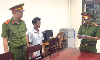 Bắt đối tượng say rượu cầm dao chém CSGT