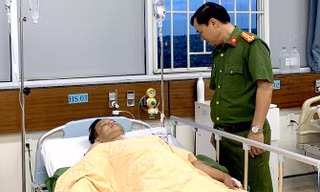 Đối tượng ma tuý dùng dao tấn công hai cán bộ công an rồi trốn vào rẫy