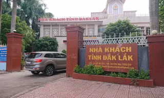 Nhà khách Tỉnh ủy Đắk Lắk, nơi bà Thảo được tuyển vào làm việc sau khi tốt nghiệp ngành kế toán với tên của chị gái