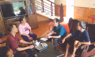 Gia đình Trí phấn khởi kể về những đối thay của gia đình. Ảnh: Duy Chiến