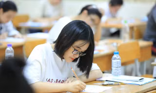 Thí sinh năm nay chịu nhiều áp lực vì quá nhiều kỳ thi tuyển sinh ÐH? Ảnh: Như Ý