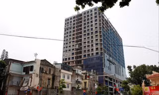 Công trình vi phạm 8B Lê Trực vẫn đang tiếp tục phá dỡ giai đoạn 2 