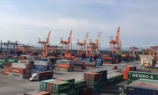 Cảng Tân Vũ, Hải Phòng vẫn đang tồn đọng rất nhiều container phế liệu Ảnh: Tuấn Nguyễn