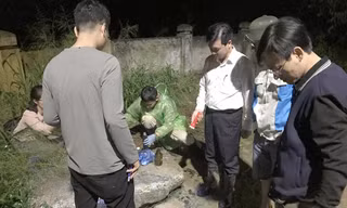 Cơ quan chức năng bắt quả tang URENCO 6 xả thải trái phép ra môi trường đêm 23/10/2018 Ảnh: Báo Tài nguyên và Môi trường