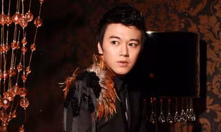 Anh trai Tuấn Tú tung CD giá 'khủng'