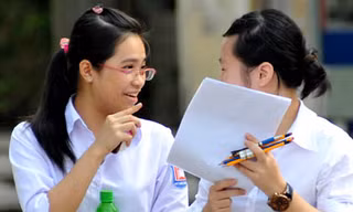Thủ khoa đầu tiên đạt ba điểm 10 tuyệt đối