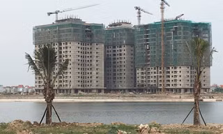Thị trường BĐS Hà Nội, trong đó có nhà ở gắn liền đất doanh số sụt giảm mạnh. Còn chung cư, người dân đặc biệt quan tâm đến các vấn đề về an toàn PCCC sau các vụ cháy chung cư tại TP. Hồ Chí Minh. 