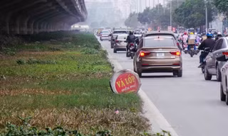 Sau khi mở rộng đường Nguyễn Chí Thanh, Sở GTVT Hà Nội tiếp tục đề xuất xén dải phân cách đường vành đai 3 đoạn đường từ Mai Dịch – Linh Đàm.