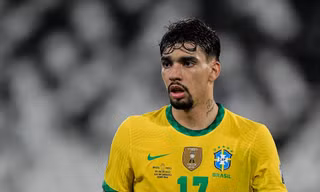 Ngôi sao Brazil dính chấn thương hy hữu, đứt ngón tay vì thả diều