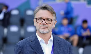 HLV Troussier lý giải về cách hiểu khác nhau của người hâm mộ và truyền thông với đội tuyển trên báo Nhật Bản