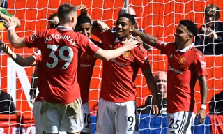 Đánh bại Everton 2-0, MU xây chắc vị trí trong tốp 4
