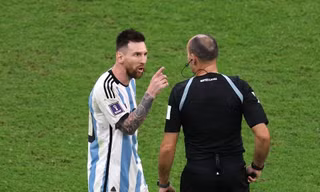 Hưởng phạt đền tranh cãi, Messi vẫn chỉ trích trọng tài thậm tệ