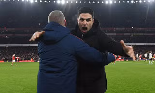Hạ đẹp MU, Arsenal giành điểm số kỷ lục tại Ngoại hạng Anh