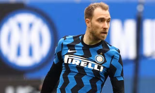 Christian Eriksen không được phép thi đấu tại Italia.