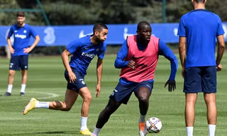 Các đại gia Saudi Arabia náo loạn Ngoại hạng Anh, Chelsea vớ bẫm