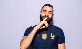 Benzema đột ngột từ giã đội tuyển Pháp