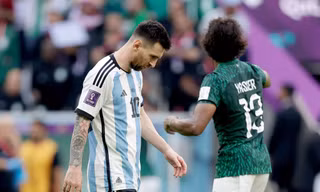 Messi vượt qua Maradona và Batistuta trong ngày buồn của tuyển Argentina