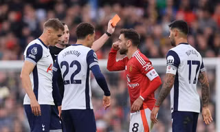 Bruno Fernandes bị đuổi, MU thua thảm Tottenham trên sân nhà