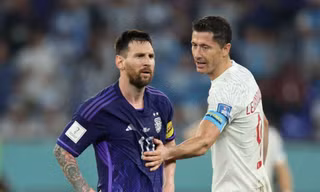 Lewandowski thừa nhận muốn thi đấu cùng Messi