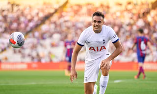 MU vơ bèo gạt tép tìm người thay thế Luke Shaw