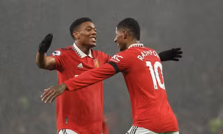 Rashford tỏa sáng rực rỡ, MU áp sát Top 4 Premier League