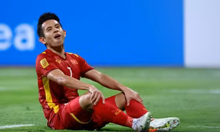 CĐV Việt Nam chia làm hai nửa vì Nguyễn Phong Hồng Duy