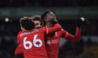 Divock Origi ghi bàn phút chót, Liverpool vượt mặt Chelsea