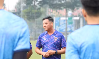 HLV Lê Huỳnh Đức được vinh danh trước ngày Night Wolf V-League trở lại