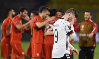 Gục ngã trước đối thủ tí hon, Đức thua trận đầu tiên sau 20 năm ở vòng loại World Cup
