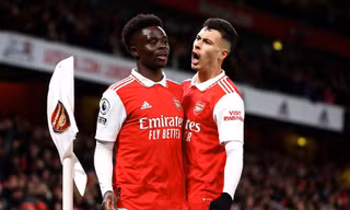 Xé lưới Everton, Saka và Martinelli giúp Arsenal cán mốc đặc biệt