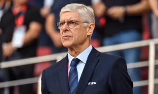 Gạt hết mâu thuẫn, Arsenal dựng tượng tri ân HLV Wenger