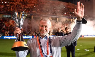 Tỷ phú Abramovich tiếp tục nhận lệnh trừng phạt từ EU