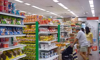 Hàng nội “đẩy” hàng ngoại