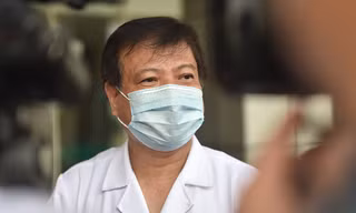 Bệnh nhân tái dương tính không phải người lành mang trùng, chỉ có xác virus SARS-CoV-2