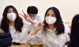 Sát khuẩn tự động, kẻ vạch đón học sinh quay lại trường sau kỳ dịch Covid-19