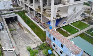 Cận cảnh tòa tháp nghìn tỷ bỏ hoang giữa Hà thành