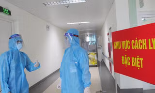 Thâm nhập khu vực cách ly đặc biệt của BV Thanh Nhàn sau khi xuất hiện ca mắc COVID-19