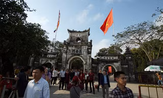 Không khí đền Thiên Trường trước giờ khai ấn