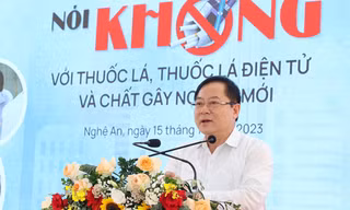Lo ngại học sinh hút thuốc lá điện tử ngày càng tăng