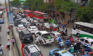 Cửa ngõ thủ đồ ùn tắc nghiêm trọng ngày đầu nghỉ lễ